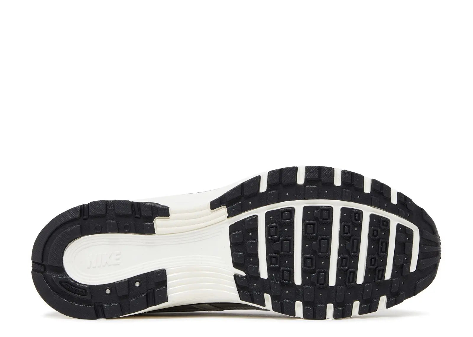 P-6000 Metallic Silver Nike