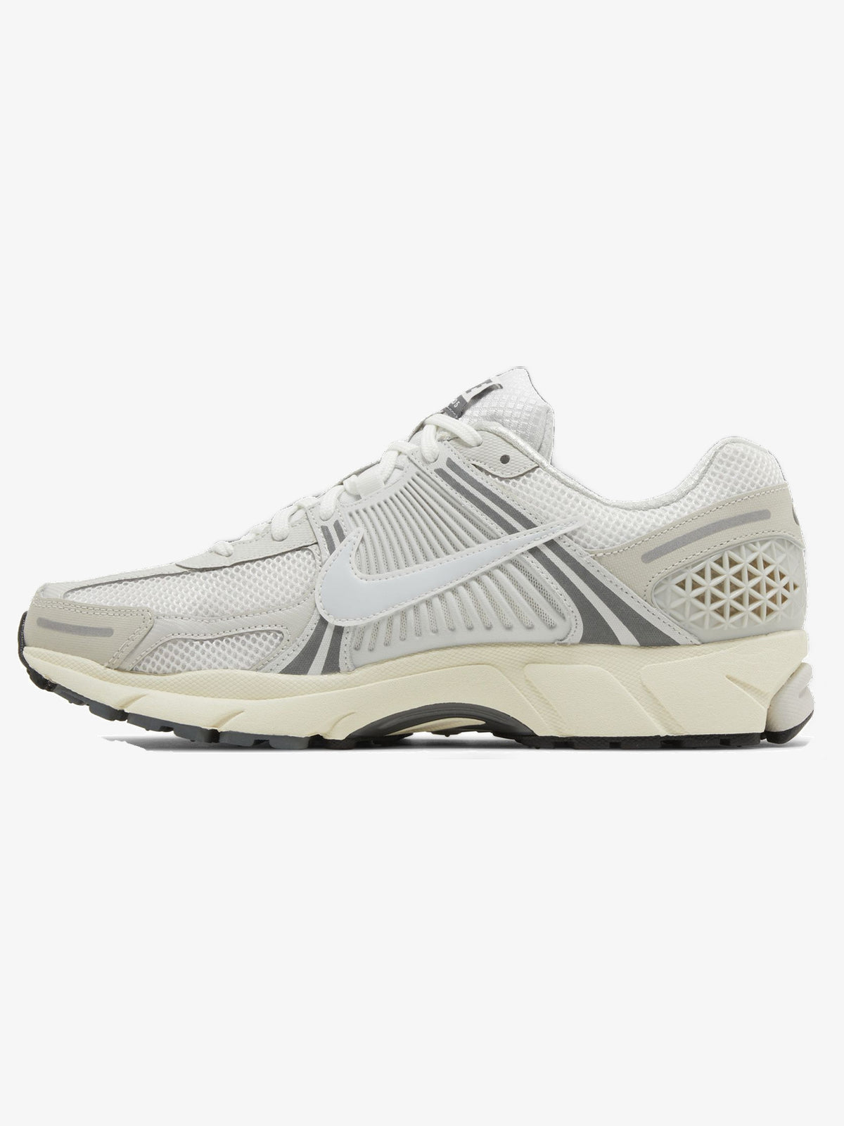 Nike Zoom Vomero 5 'Platinum Tint' β inner side