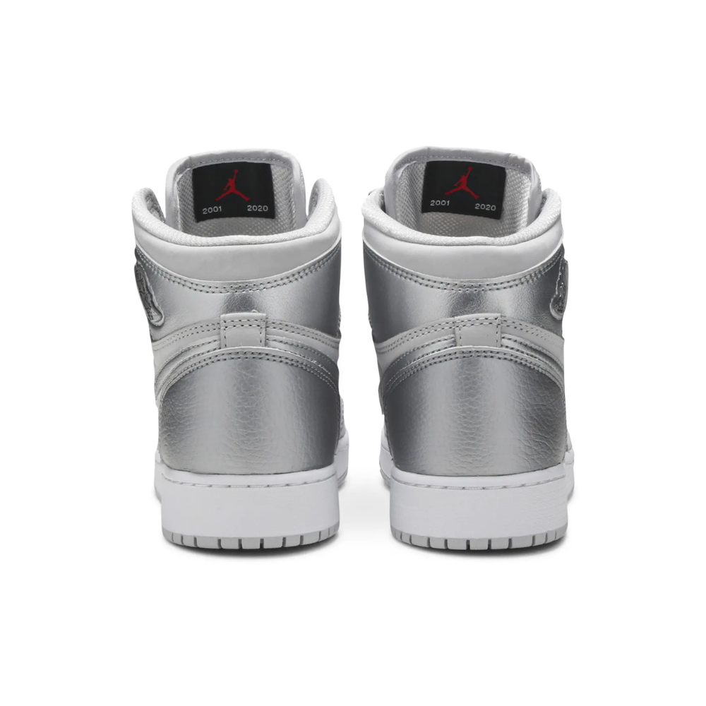 
                      
                        Jordan 1 Retro High CO Japan Neutral Grey (GS)
                      
                    