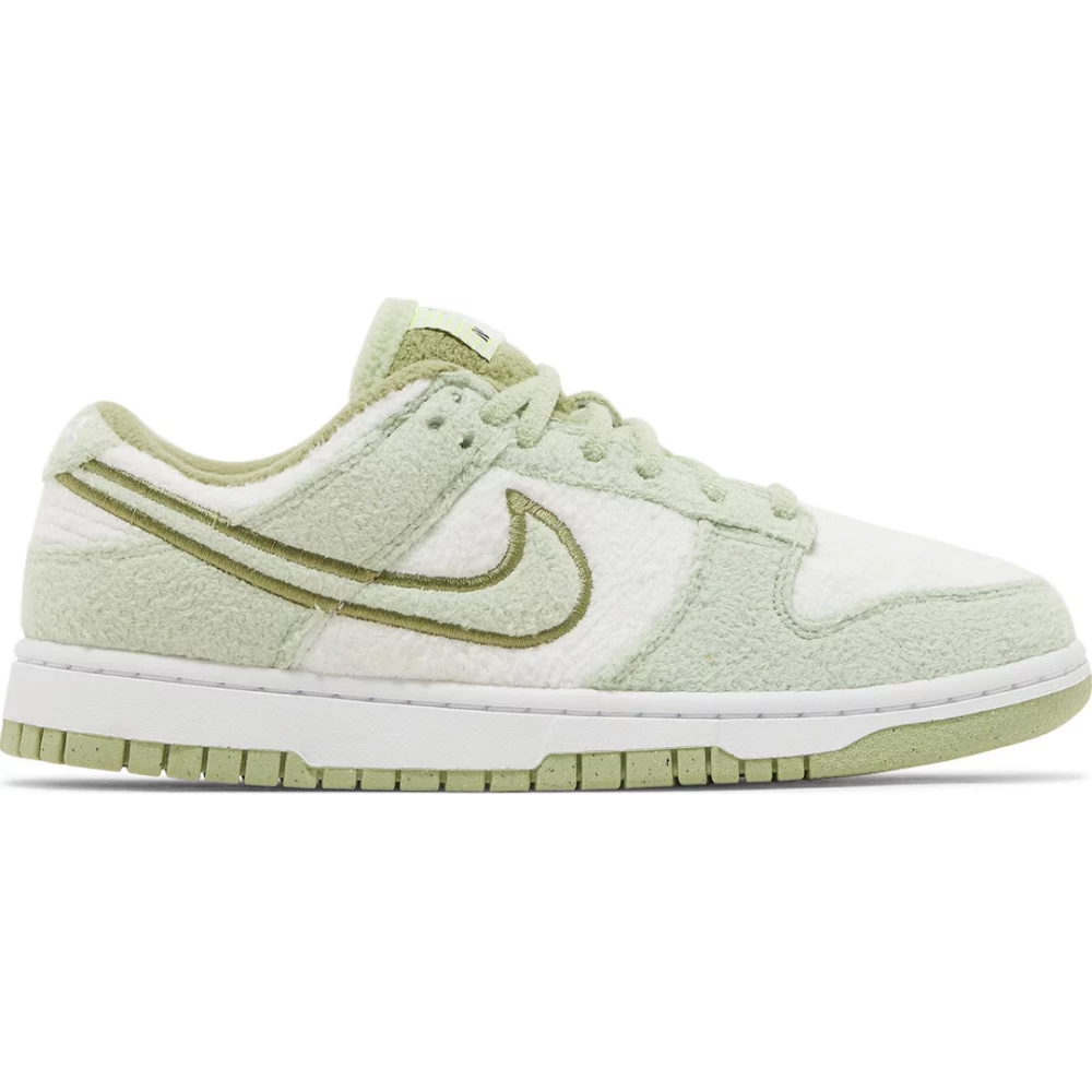 
                      
                        Nike Dunk Low SE Fleece Pack Honeydew (Women's)
                      
                    