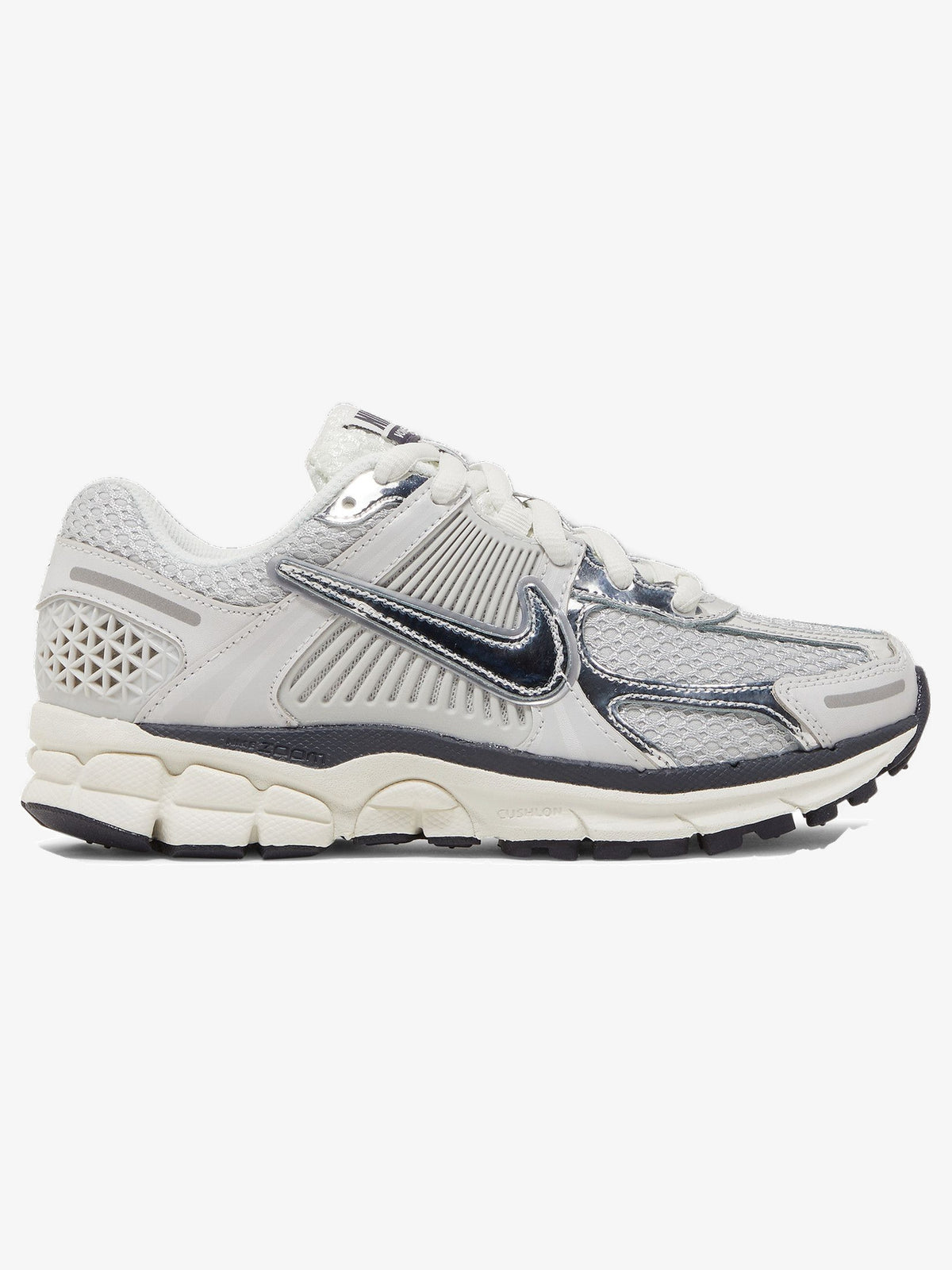 Nike Zoom Vomero 5 'Photon Dust Metallic Silver' (W) – side