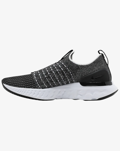 Nike React Phantom Run Flyknit 2 Oreo Wmns