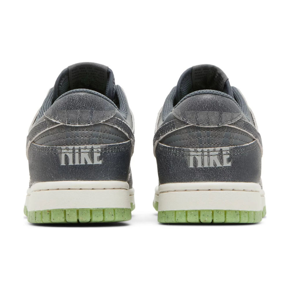 
                      
                        Nike Dunk Low Retro PRM Halloween (2022)
                      
                    