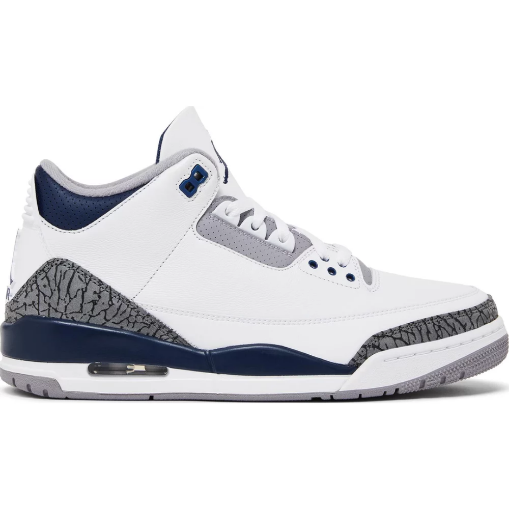 
                      
                        Jordan 3 Retro Midnight Navy
                      
                    