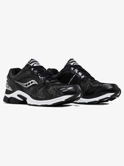 Saucony ProGrid Triumph 4 'Black' – pair
