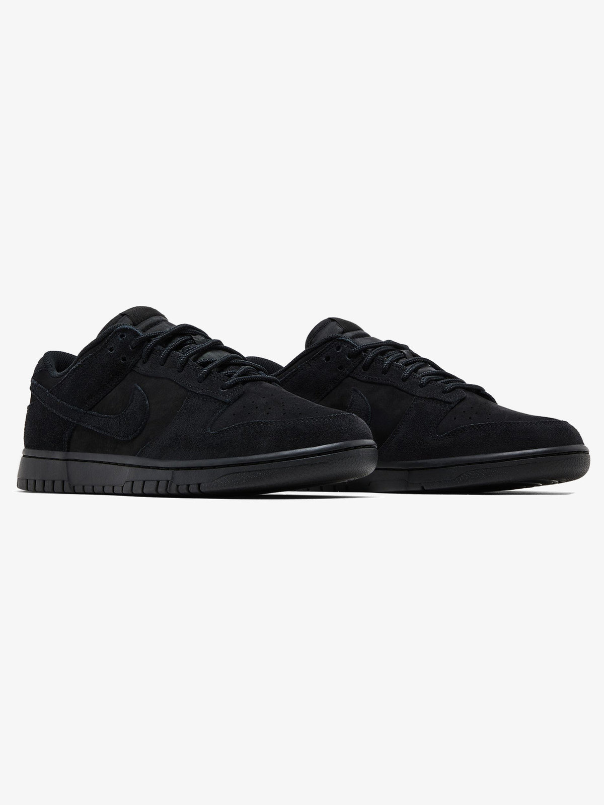 Nike Dunk Low SE 'Triple Black' – pair