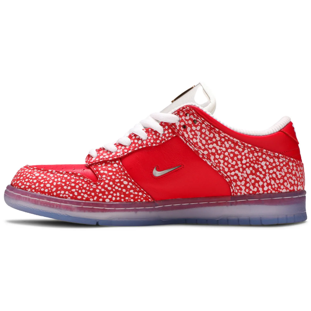 
                      
                        Nike SB Dunk Low Stingwater Magic Mushroom
                      
                    