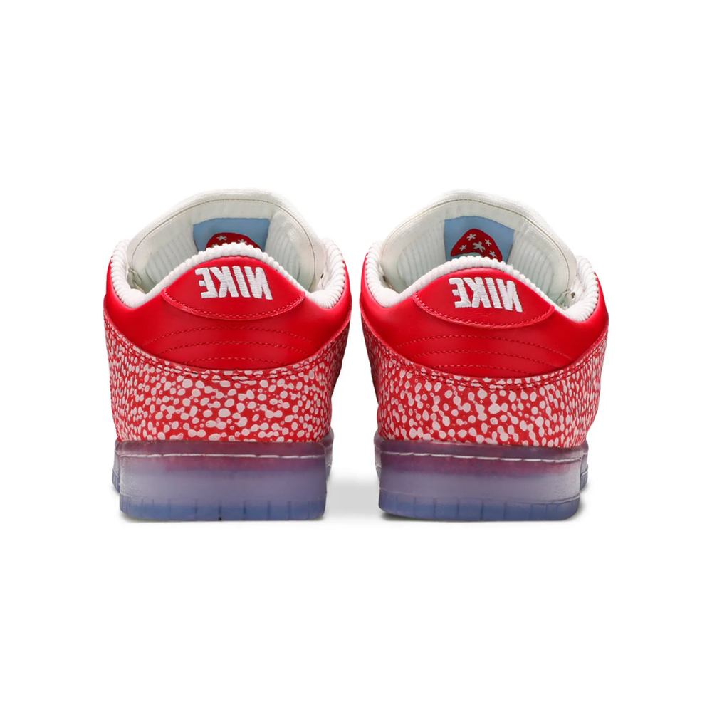 
                      
                        Nike SB Dunk Low Stingwater Magic Mushroom
                      
                    