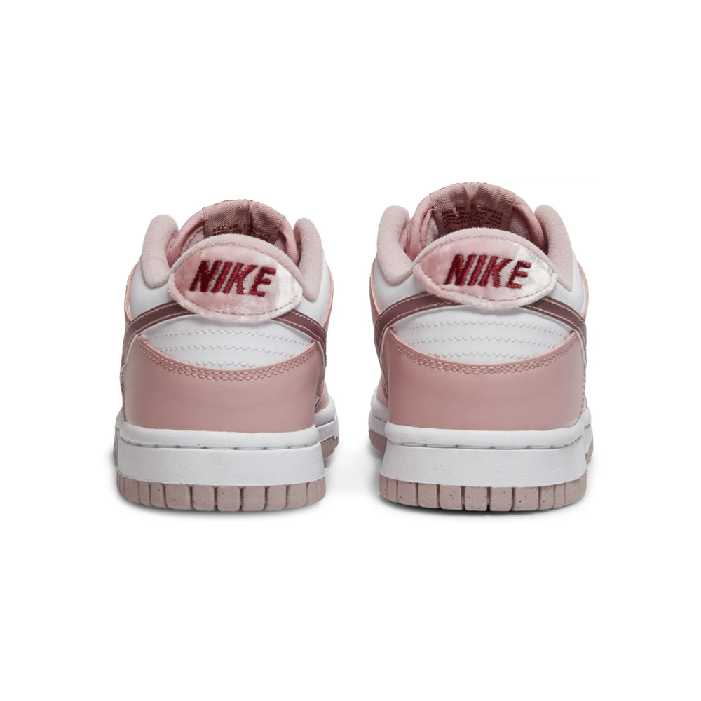 
                      
                        Nike Dunk Low Pink Velvet (GS)
                      
                    