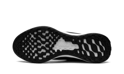 Nike Revolution 6 Black White Iron Grey