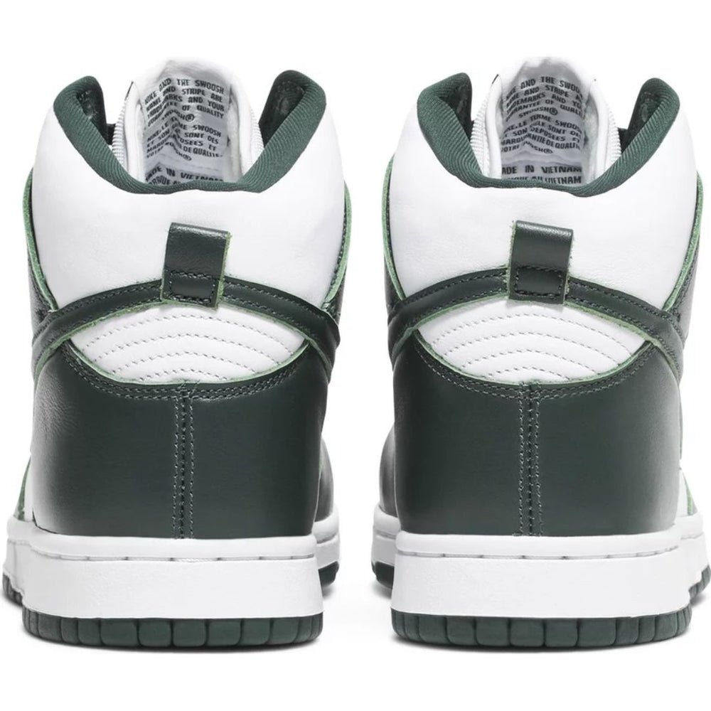 
                      
                        Nike Dunk High SP Spartan Green
                      
                    