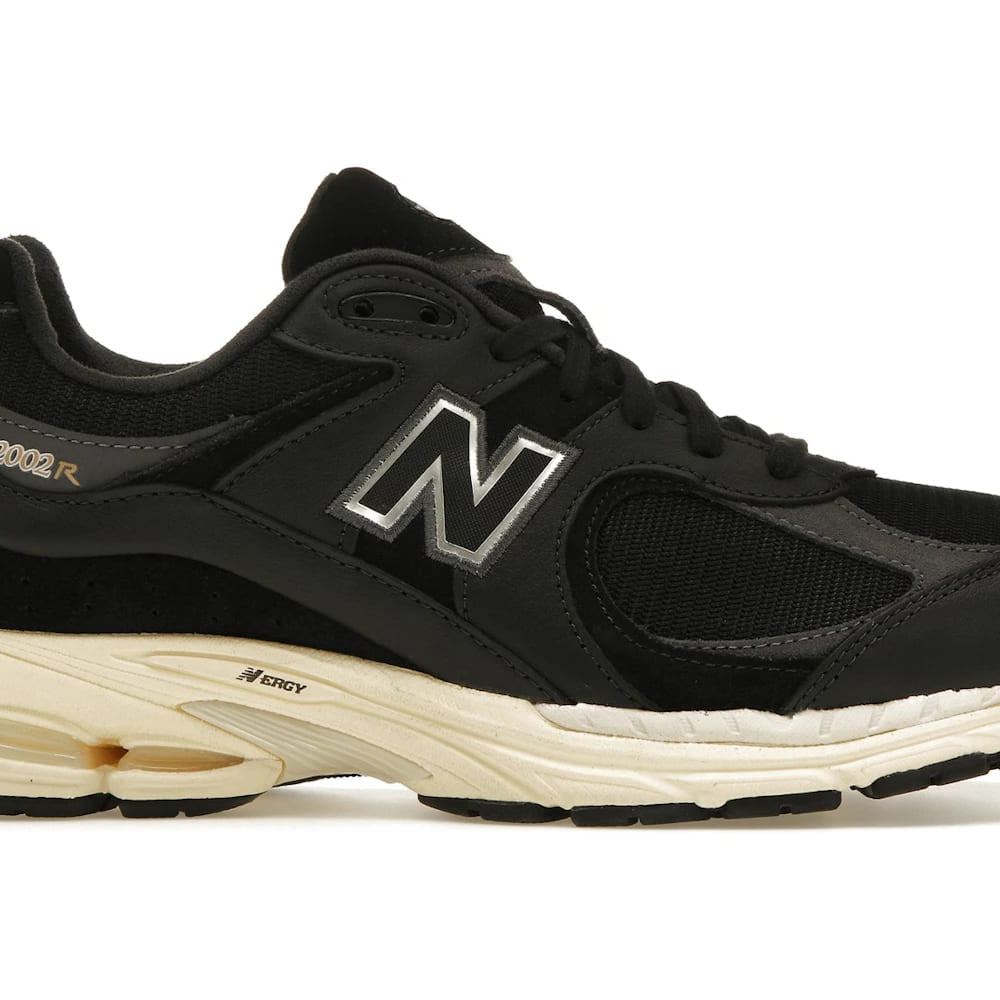 New Balance 2002R Black Vintage